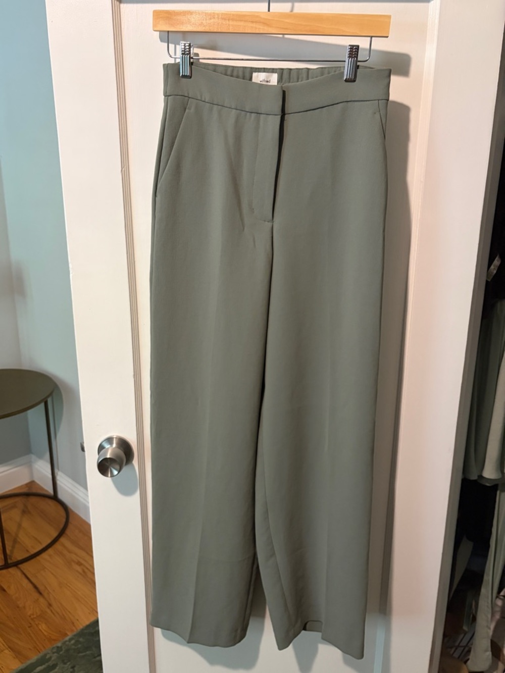 NWT Aritzia Wilfred The Effortless Pant™ Smoky Sage Green Size 4 High Rise Pants - Picture 2 of 3